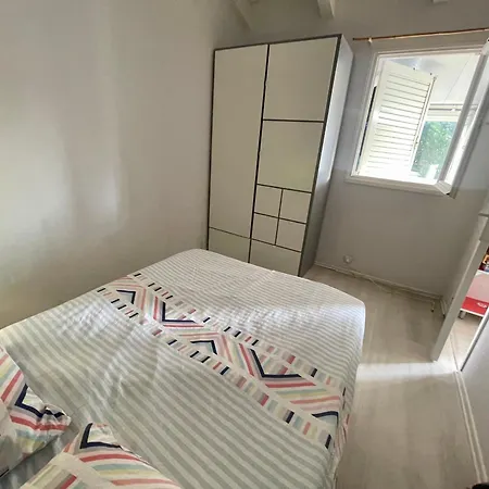 Apartment Gruissan: 4 Pers, Clim, Parking, Proche Centre - Fr-1-796-81
